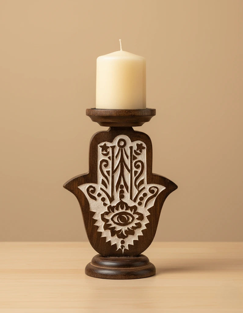 Candelabro de Madera de Mango · Mano Protectora