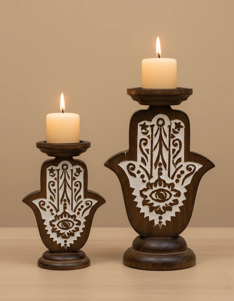 Candelabro de Madera de Mango · Mano Protectora